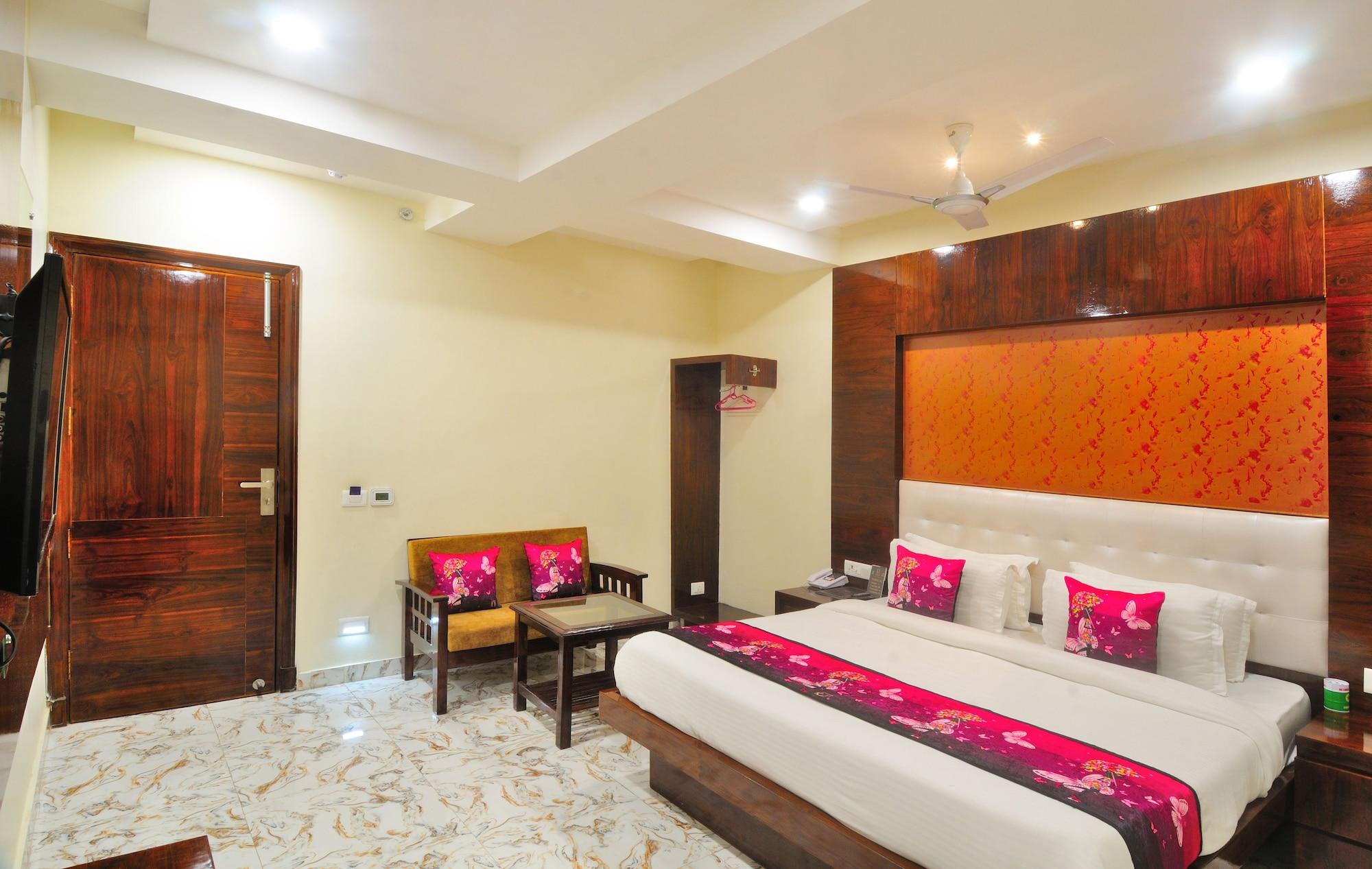 Staybook-Jyoti Mahal A Heritage Hotel New Delhi Exterior photo