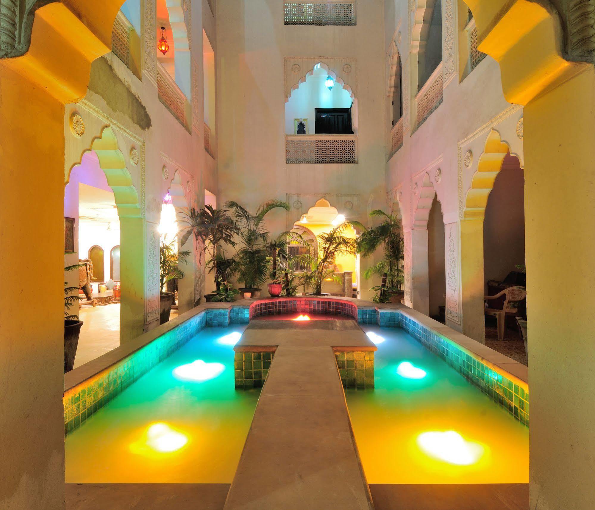 Staybook-Jyoti Mahal A Heritage Hotel New Delhi Exterior photo